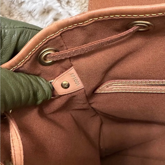 Louis Vuitton Montsouris MM Backpack - Picture 6 of 12